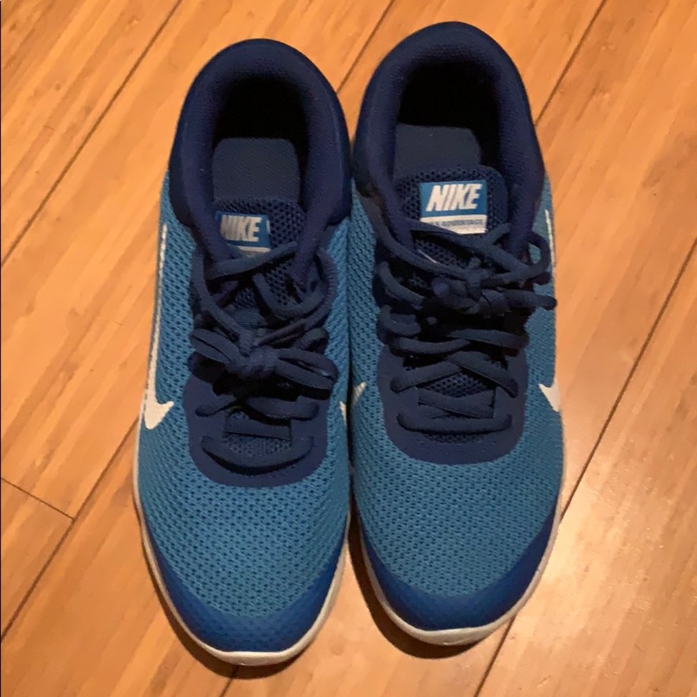 Nike Max Advantage